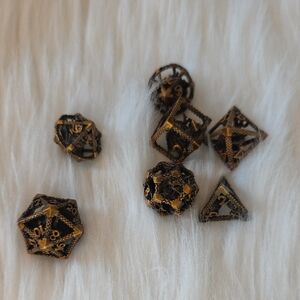 Black and Gold Flying Dragon DnD Dice Set